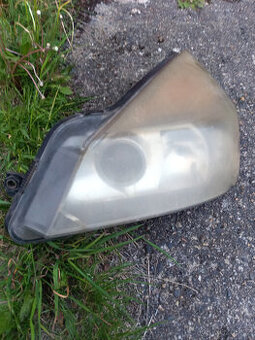 Espace 4 předne světlo