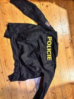 Policejní “čerňáková” bunda