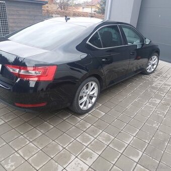 Škoda Superb 3-2.0Tdi-110kw-130.000km