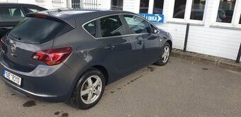 Opel Astra J, 1.4, 88kW, 2013, 140706 km, závada