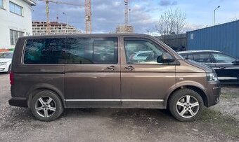 Volkswagen Multivan Highline 2.0 TDI, 132 kW, 2010, 7 míst