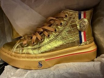 Limitovaná edice sběratelských tenisek Snoop Dogg Skechers