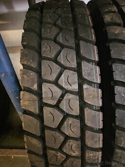 Nákladní pneu 11.00R20 vč. duše a ochranneho límce