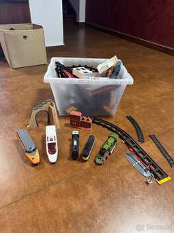 Vláčkodráha včetně příslušenství.