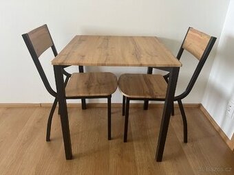 Jídelní dřevěný set: stůl 70x75x70cm+ 2 židle 40x85x54cm