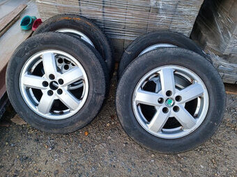 ALU kola s letním pneu Octavia I rozteč 5x100