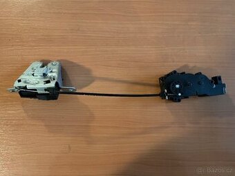 Mercedes W212 zámek víka kufru A2127400135 A2047500060
