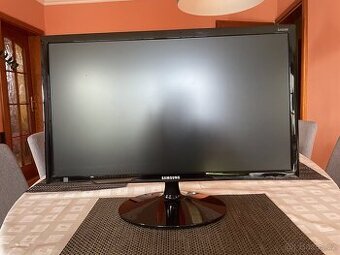 Monitor SAMSUNG s24d300