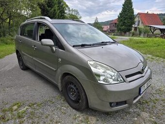 Toyota Corolla Verso, 2005, 1,6VVTi 81kW, ČR, klimatizace