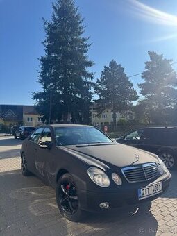 Mercedes-Benz Třídy E, 240, 2.6 BENZYN