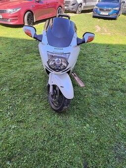 Honda CBR 1100 super blackbird