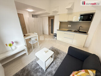 Pronájem bytu 2+kk 40 m2 P2 Nové Město po rekonstrukci výtah
