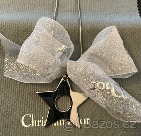 Dior beauty - řetízek s přívěškem a Dior mašlí