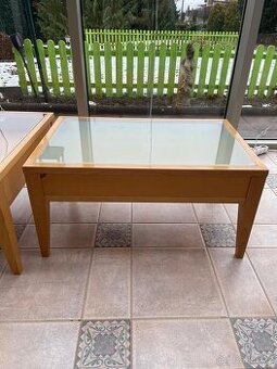 Konferenční stolek