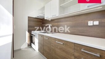 Klidné bydlení u KnTB: Pronájem 1+1 s prostorným sklepem,...