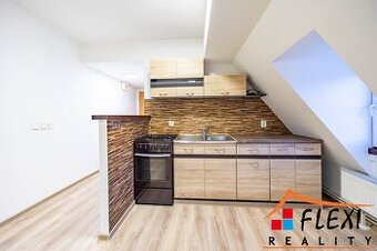 Pronájem podkrovního bytu 1+1, 41 m², Opava - ul.Těšínská