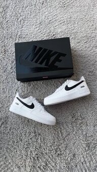 Nike Air Force 1 Low Supreme White Black