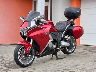 Honda VFR 1200F, 3x kufr
