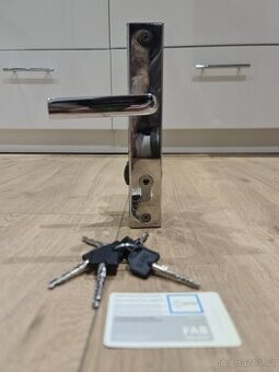 Bezpečnostní kování a bezpečnostní vložka Fab