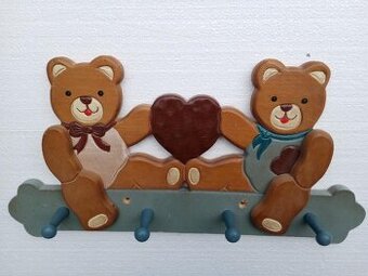 Nástěnný věšák- medvídci, třeba do dětského pokoje
