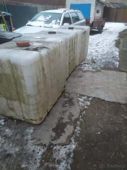 IBC vnitrni plastova nadrz - 1