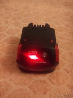 Milwaukee M14 B4 (14,4V / 4.0Ah) – Stav nové baterie / Ulože