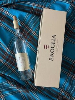 Prázdná dárková flaška od vina Broglia il doge 2021