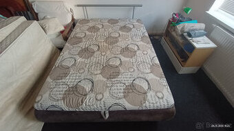 Čalouněná manželská postel 140x200cm