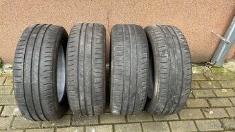 Pneu Michelin 205/55 R 16