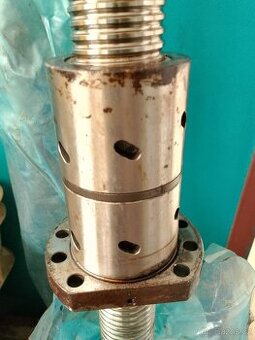 použité kuličkové šrouby KSK ze soustruh MASturn MT 550 CNC