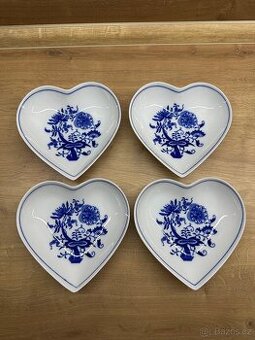 Miska srdce 16 x 15,5 cm, Cibulák, originální z Dubí