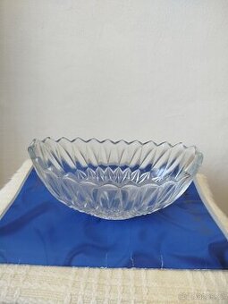 Skleněná mísa na ovoce