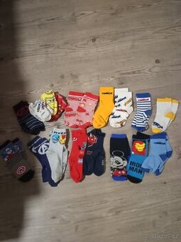 18x chlapecké ponožky vel 25-27