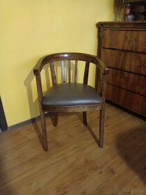 Starožitná židle restaurovaná