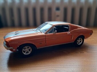 Model auta Ford Mustang GT Fastback, 1:18