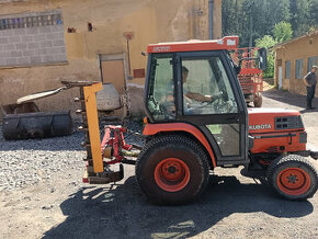 Traktor Kubota ST 30 4x4 + sekačka