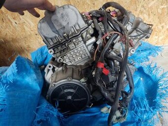 Motor aprilia etv caponord. Rotax