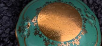 PRVOREPUBLIKOVÝ PORCELÁN – 2 DÓZY A TALÍŘ