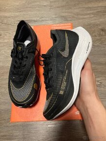 Nike ZoomX Vaporfly Next % 2
