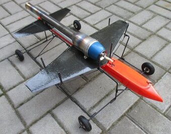 Model kluzák rc auto buggy rychlostní závodní model motor