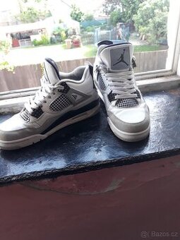 JORDAN 4 velikost 41