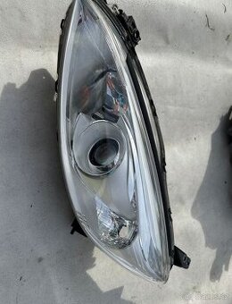 Mazda 5 CW, XENON levý přední světlomet