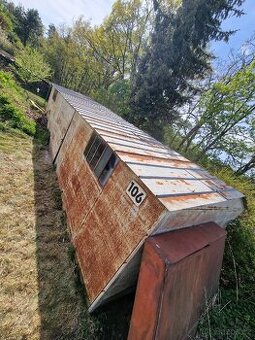 Prodám plechovou boudu 10 x 4,2 m