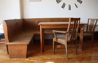 Ikonická souprava z 30.let jídelního stolu s rohovou lavicí