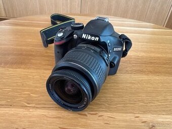 Prodám Nikon D3200 s objektivem 18-55 mm