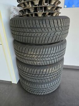 ZIMNÍ PNEU BARUM 205/55R16 + PLECH.DISKY + POKLICE