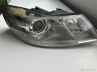 Přední světlomet xenon pravý 1Z1941018T Octavia II FL