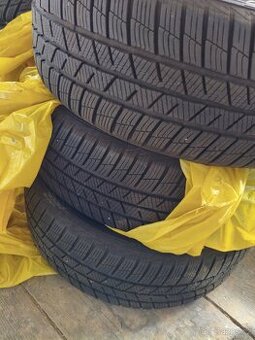 Zimní pneu 235/55R19