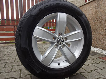 PĚKNÁ ZIMNÍ ORIGINÁL ALU 17" 5x112 pneu 215/65R17 Pirelli