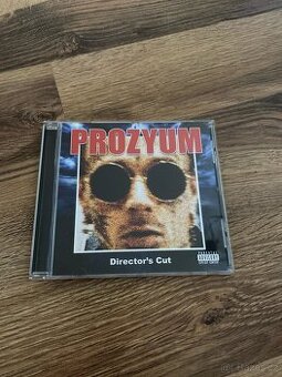 CD Yzomandias podepsané